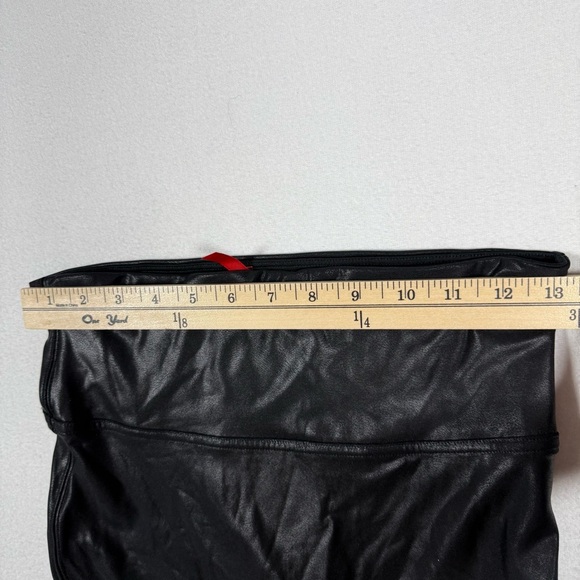 Black Spanx leggings MEDIUM faux leather - Picture 2 of 10